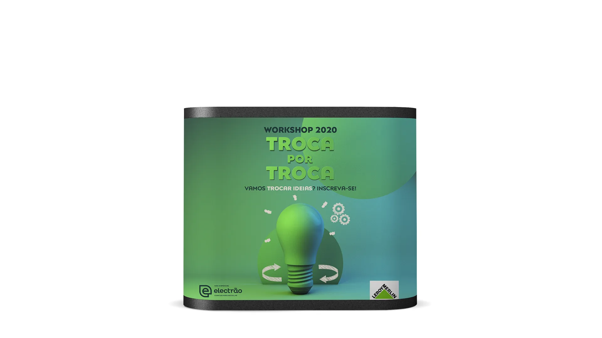 Tempo de Reciclar — "Troca por Troca" workshop graphic wrapped on a promotional counter
